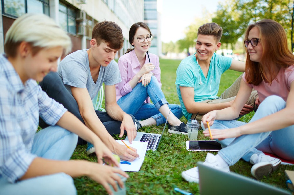 广州市侦探调查：在处理问题时保持冷静和理智是非常重要的