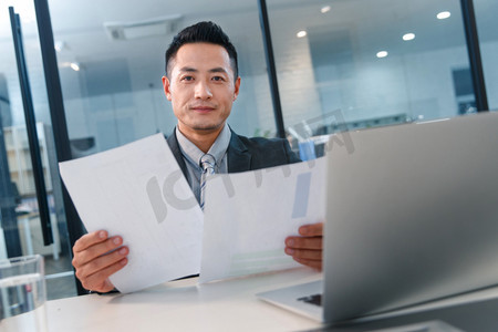 广州市私家侦探公司：他是自己唯一的光，却不想让他知道