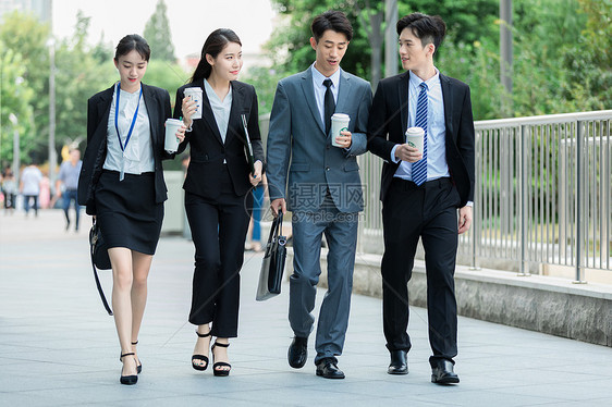 厦门市侦探电话：男方中途不给抚养费要怎么处理才能离婚？