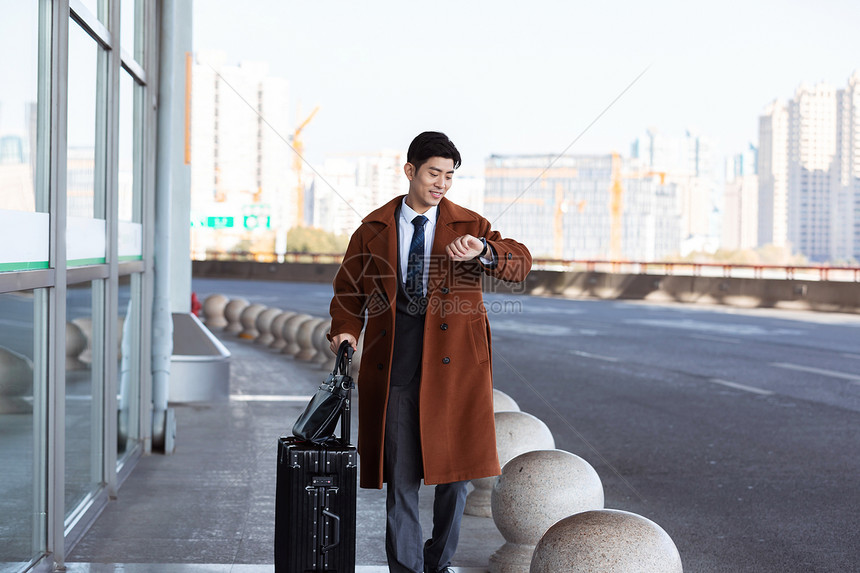 厦门市私家侦探收费标准：面对这样的婚姻困境，我们该如何破局呢？